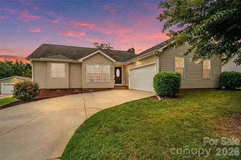 748 Chipmeadow Ln, York, SC 29745
