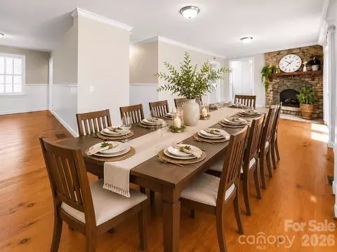 131 Fox Runn Dr, Granite Falls, NC 28630
