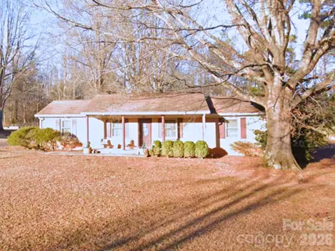 205 Robin Ln, York, SC 29745