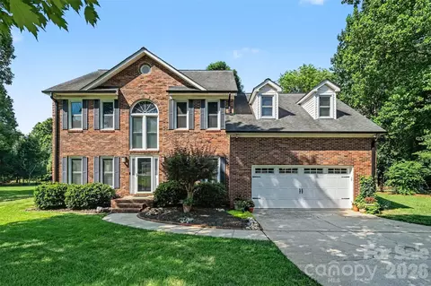 10010 Drawbridge Dr, Charlotte, NC 28215