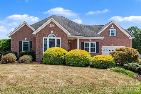 1908 Norfolk Pine Ct, Gastonia, NC 28056