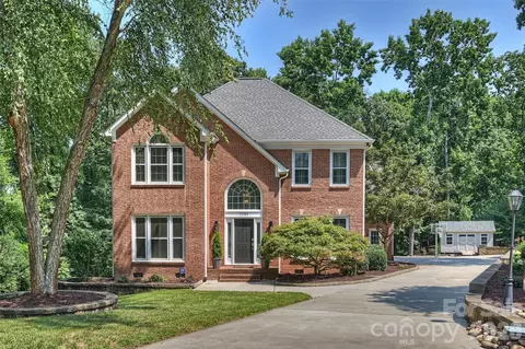 7701 Walthall Ct, Charlotte, NC 28210