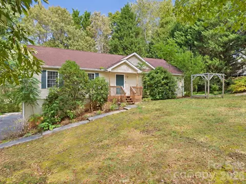 23 Rolling Hills Dr, Asheville, NC 28806