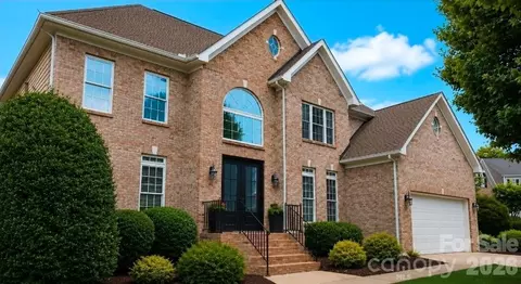 8921 Whittingham Dr, Waxhaw, NC 28173