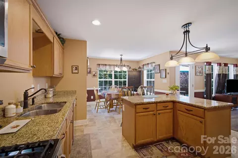 Kitchen - 802 White Oaks Cir, Monroe, NC 28112 photo 4 of 4