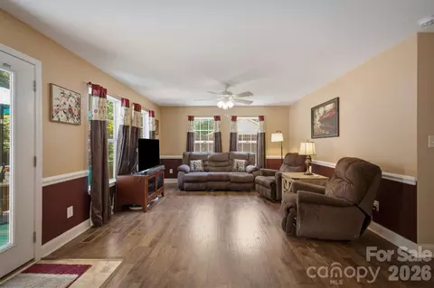 Living - 802 White Oaks Cir, Monroe, NC 28112 photo 2 of 2