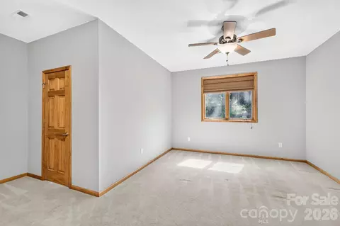 Bedroom - 149 Oriole Rd, Brevard, NC 28712 photo 4 of 6