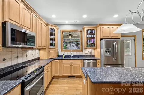 Kitchen - 149 Oriole Rd, Brevard, NC 28712 photo 3 of 4