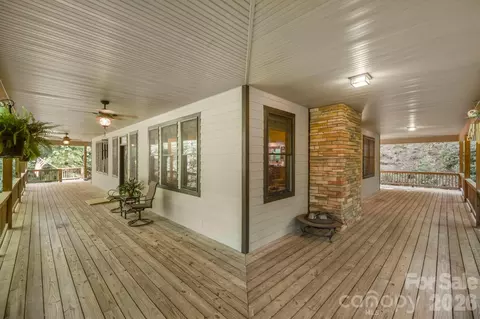 Exterior - 149 Oriole Rd, Brevard, NC 28712 photo 3 of 8
