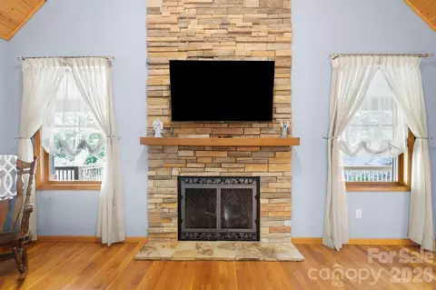 Living - 149 Oriole Rd, Brevard, NC 28712 photo 4 of 5