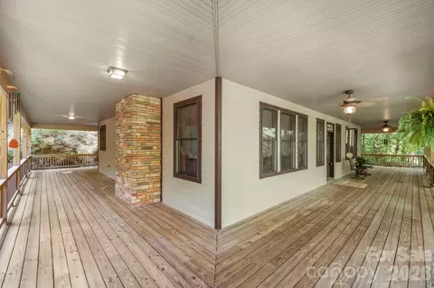 Exterior - 149 Oriole Rd, Brevard, NC 28712 photo 2 of 8