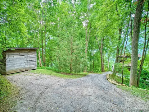 Exterior - 171 Jade Dr, Clyde, NC 28721 photo 4 of 14