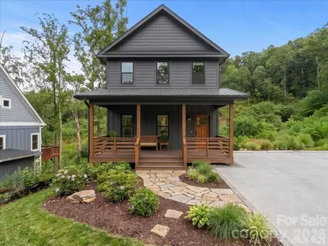 12 Weaver Hill Rd, Asheville, NC 28805