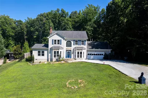 5010 Ardenwoods Dr, Charlotte, NC 28215