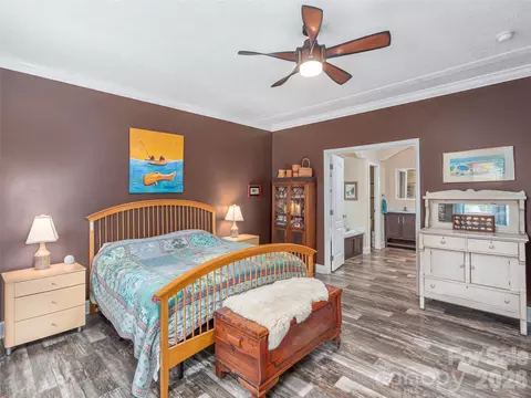 Bedroom - 4687 Old Clyde Rd, Clyde, NC 28721 photo 2 of 3