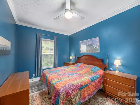Bedroom - 4687 Old Clyde Rd, Clyde, NC 28721 photo 3 of 3