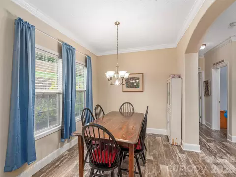 Dining - 4687 Old Clyde Rd, Clyde, NC 28721 photo 2 of 3