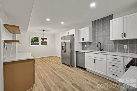 323 Whispering Pines Dr, Charlotte, NC 28217
