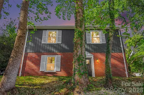 323 Whispering Pines Dr, Charlotte, NC 28217