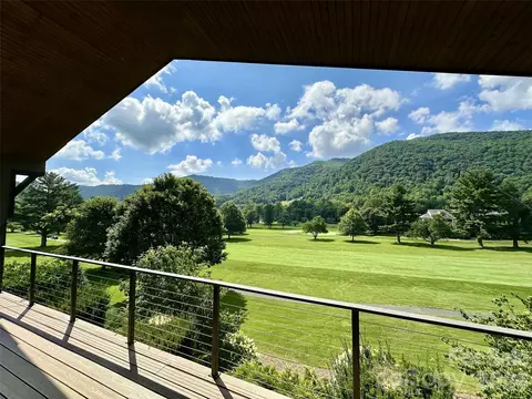 174 Alexander Dr, Maggie Valley, NC 28751
