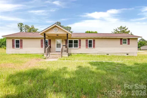 129 Sandy Ridge Ln, Gaston, NC 27832