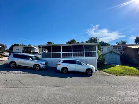 195 Grand View Dr, New London, NC 28127