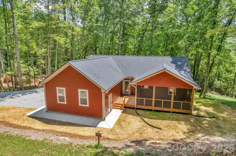 63 Abbey Ln, Hendersonville, NC 28739
