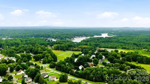 131 Midwood Ln, Belmont, NC 28012