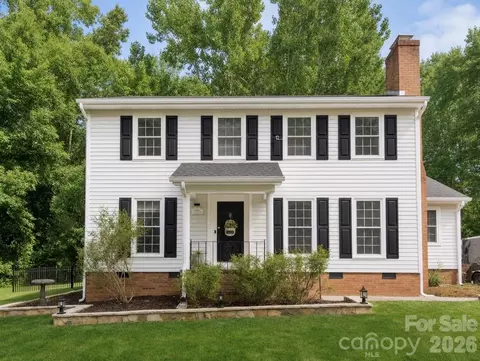 8301 Abercorn Ln, Charlotte, NC 28227