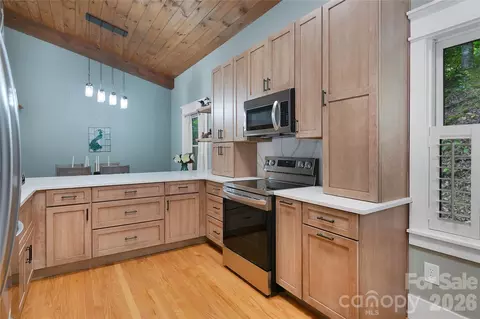 Kitchen - 2 Duya Ct, Brevard, NC 28712 photo 5 of 6