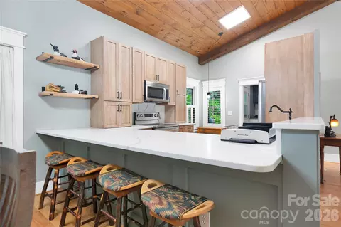 Kitchen - 2 Duya Ct, Brevard, NC 28712 photo 2 of 6