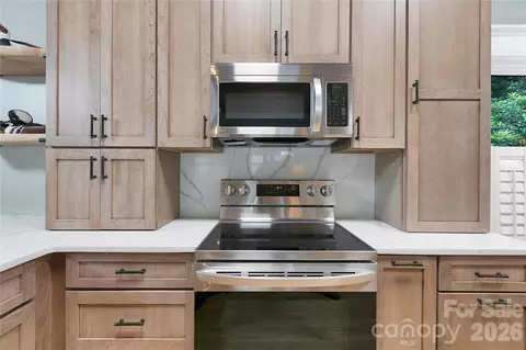 Kitchen - 2 Duya Ct, Brevard, NC 28712 photo 6 of 6