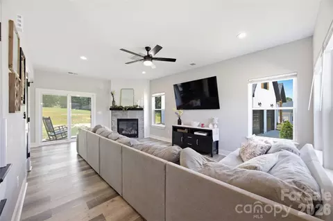 1311 Dockery Dr, Shelby, NC 28152