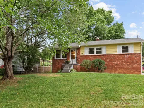 230 School E Rd E, Asheville, NC 28803