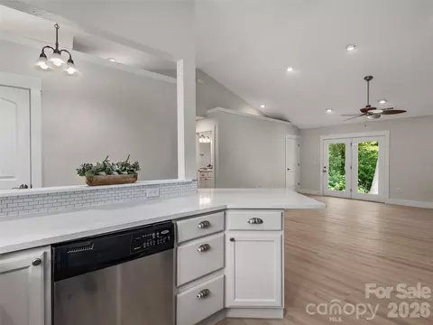 7 Mcgee Ridge Rd, Fairview, NC 28730 photo 4