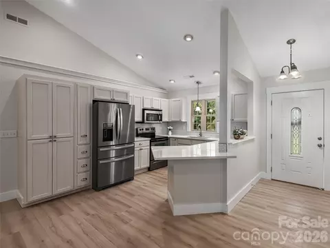 7 Mcgee Ridge Rd, Fairview, NC 28730 photo 3