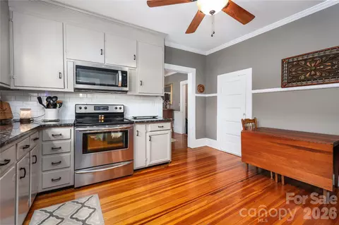 Kitchen - 271 N Main St, Denton, NC 27239 photo 3 of 3