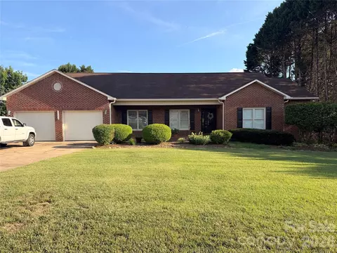 Steve Ikerd Ne Drive, Hickory, NC 28601