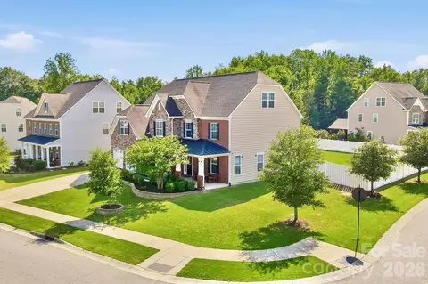 View/Area - 2017 Topaz Plz, Davidson, NC 28036 photo 3 of 4