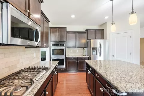 Kitchen - 2017 Topaz Plz, Davidson, NC 28036 photo 4 of 5