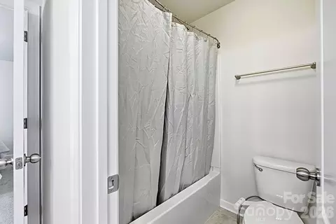 Bath - 2017 Topaz Plz, Davidson, NC 28036 photo 3 of 5