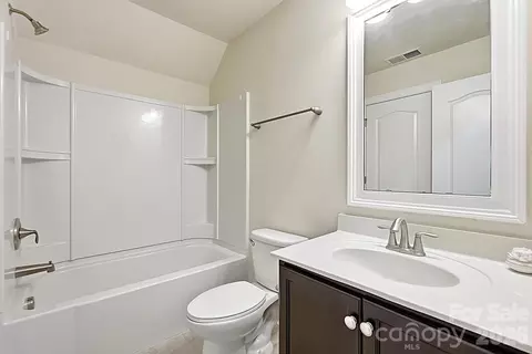 Bath - 2017 Topaz Plz, Davidson, NC 28036 photo 5 of 5