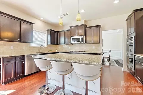 Kitchen - 2017 Topaz Plz, Davidson, NC 28036 photo 2 of 5
