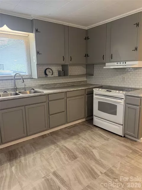Kitchen - 709 Sunset Dr, Salisbury, NC 28147 photo 1 of 4