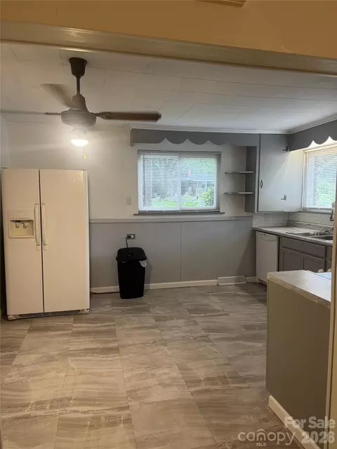 Kitchen - 709 Sunset Dr, Salisbury, NC 28147 photo 4 of 4
