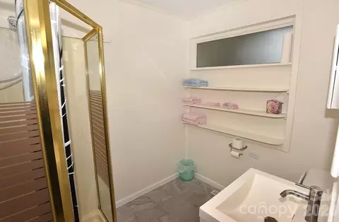 Bath - 709 Sunset Dr, Salisbury, NC 28147 photo 3 of 5