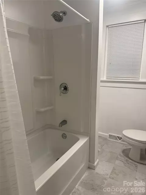 Bath - 709 Sunset Dr, Salisbury, NC 28147 photo 5 of 5