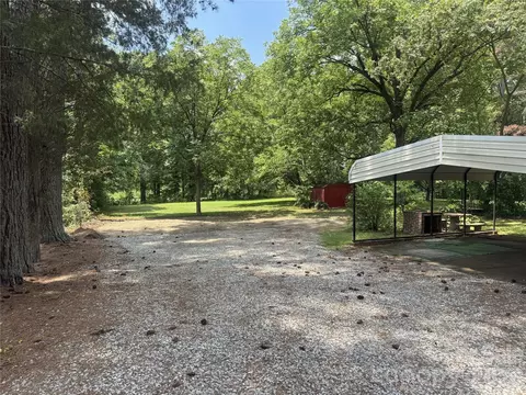 Exterior - 709 Sunset Dr, Salisbury, NC 28147 photo 4 of 6