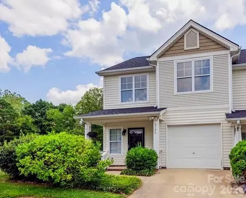 6726 Vlosi Dr, Charlotte, NC 28226