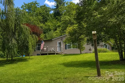 192 Lady Bug Ln, Penrose, NC 28766